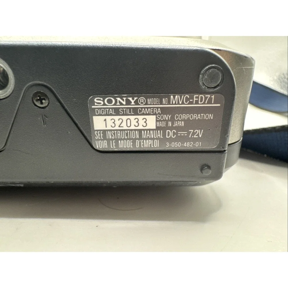 Sony‎ Mavica MVC-FD71 0.4MP Digital Camera (UNTESTED) no battery